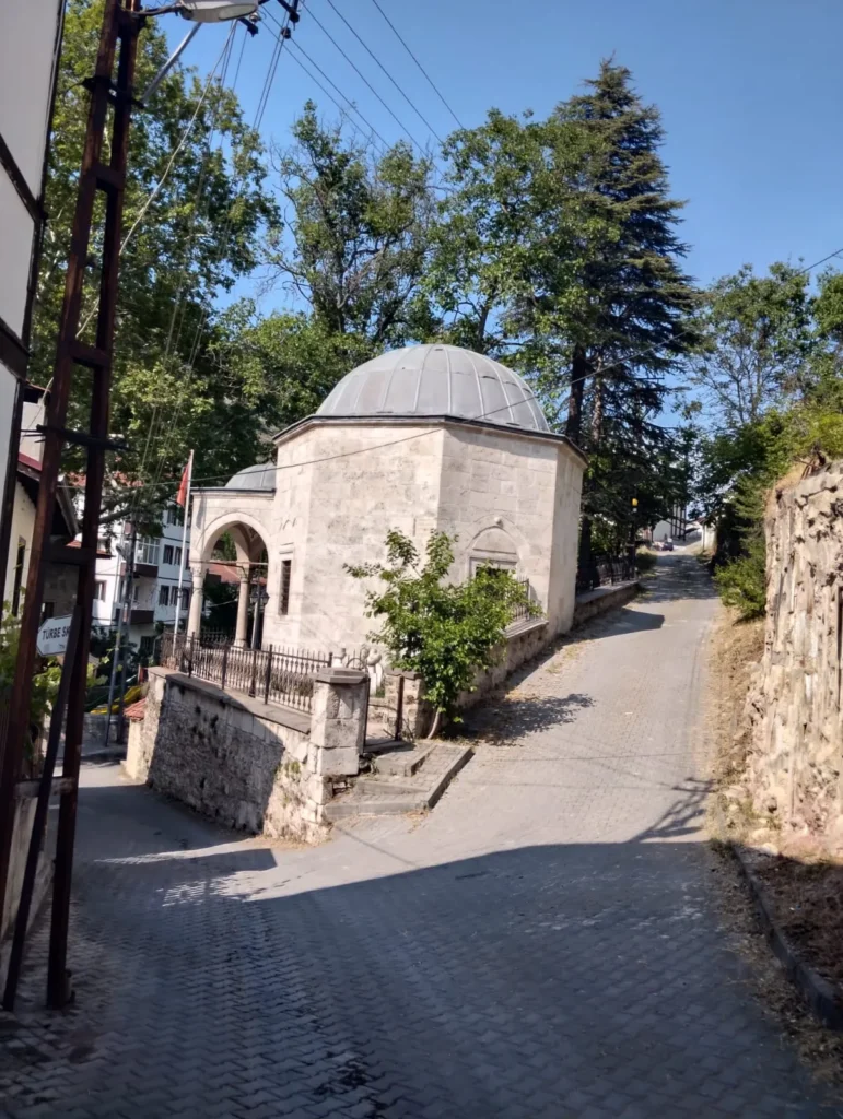 omer emir sikkin turbesi 13