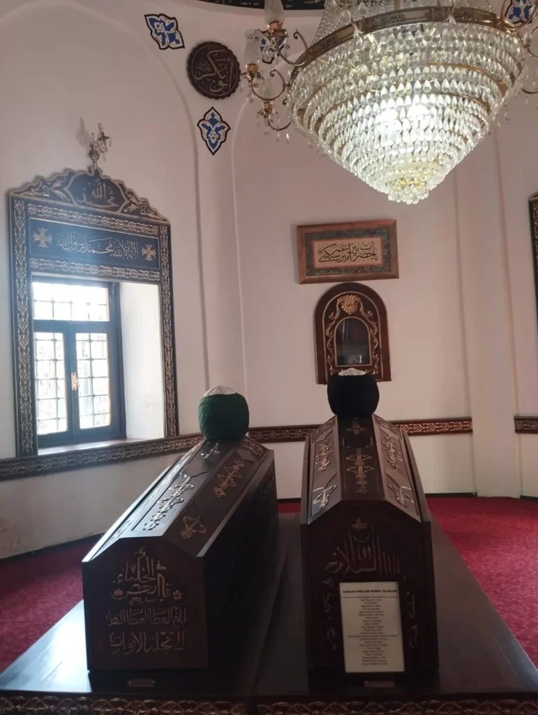 omer emir sikkin turbesi 7